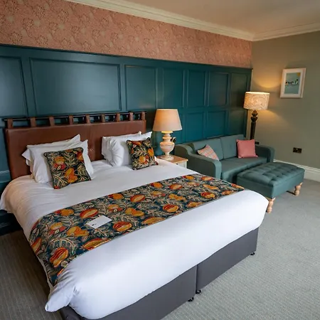 Hotel The Royal By Chef & Brewer Collection 4*