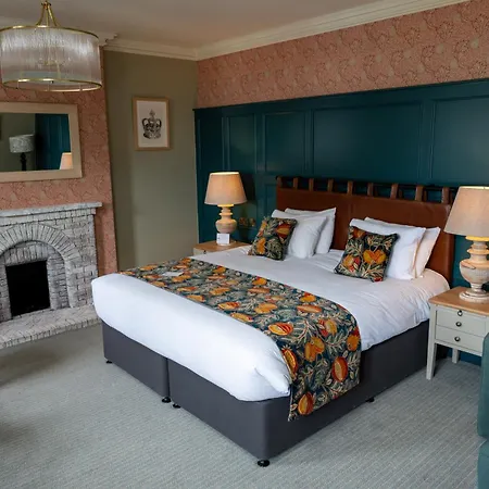 Hotel The Royal By Chef & Brewer Collection 4*