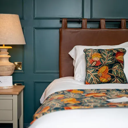 Hotel The Royal By Chef & Brewer Collection 4*